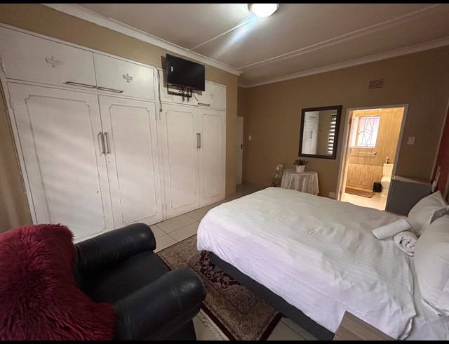 20 BEDROOM HOUSE FOR SALE IN VANDERBIJLPARK SE 7